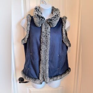 Back in The Saddle Glenrock Faux Suede Grey Fur Trim Vest in Navy Blue, Size L